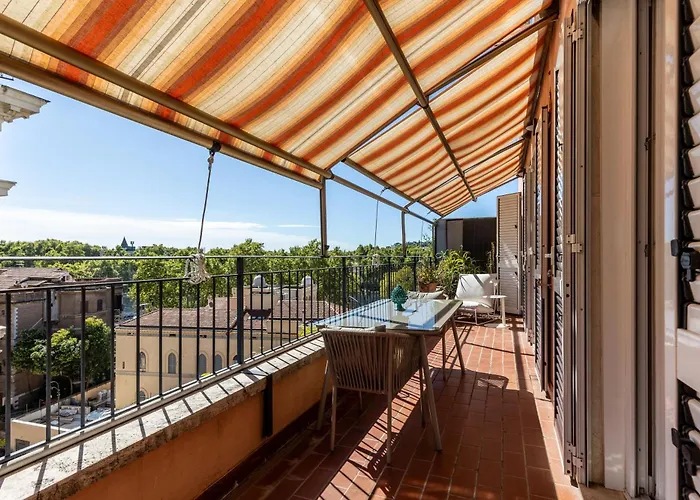 Apt10a - & Terrace * Rom